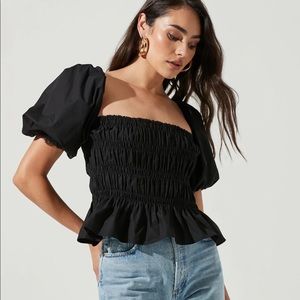 Bubble sleeve top